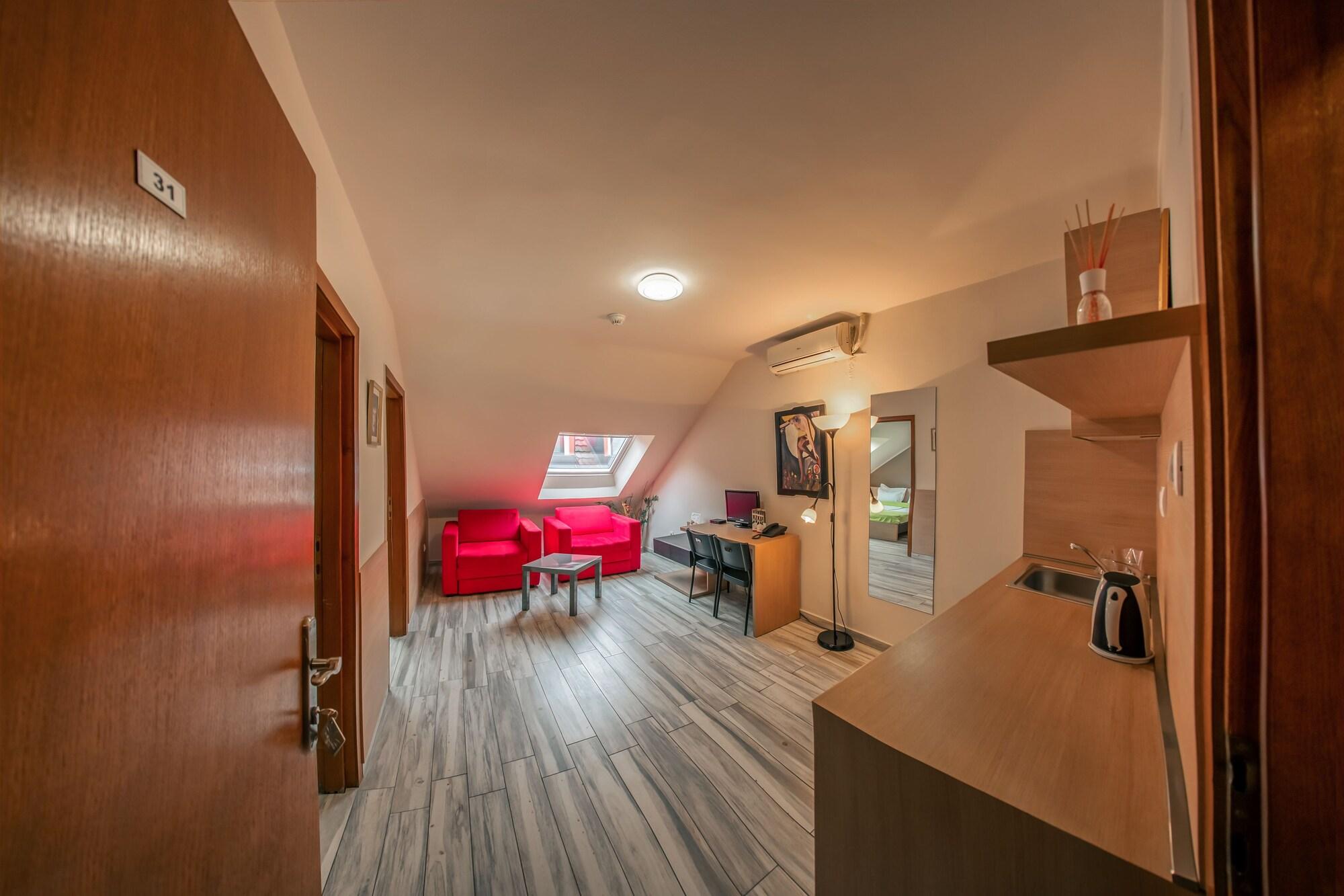 Veliki Garni Hotel Novi Sad Luaran gambar