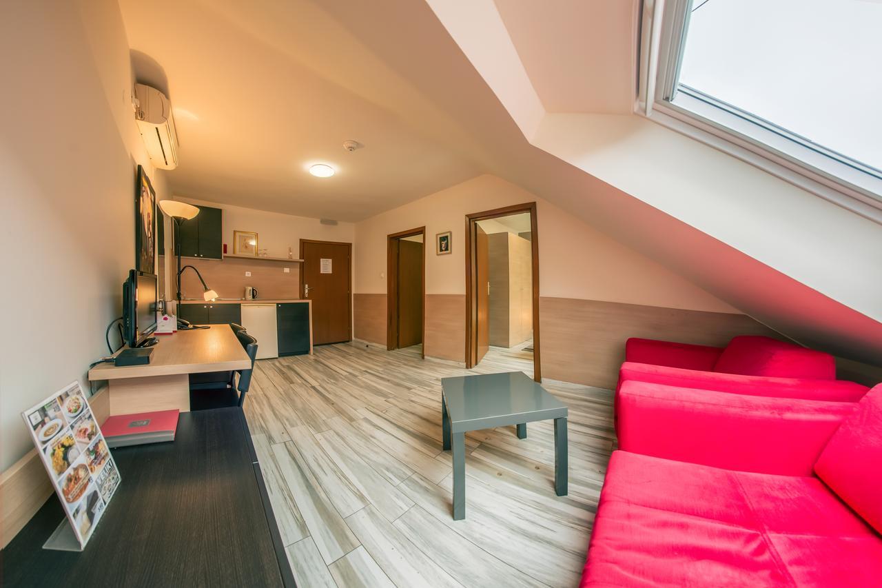 Veliki Garni Hotel Novi Sad Luaran gambar
