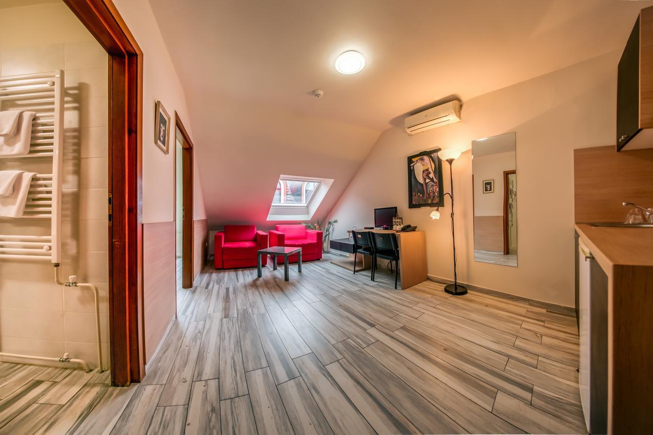 Veliki Garni Hotel Novi Sad Luaran gambar