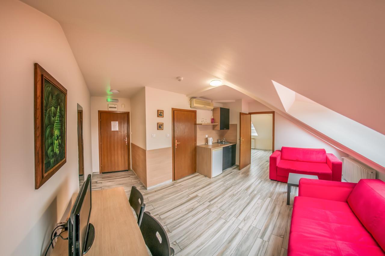 Veliki Garni Hotel Novi Sad Luaran gambar